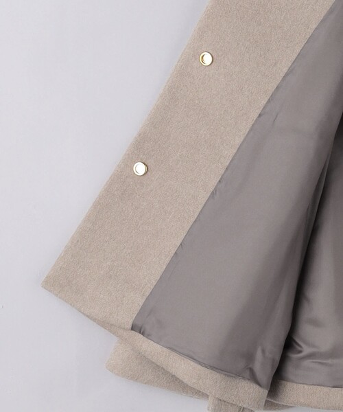 UNITED ARROWS（ユナイテッドアローズ）の「ショート ケープコート（その他アウター・レディース・オフホワイト/ブラック/ベージュ・36/38）」の22枚目の写真