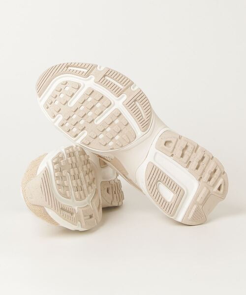 NIKE(ナイキ)の「WMNS V2K RUN(スニーカー・メンズ・ベージュ・23.5cm/24.5cm/23.0cm/24.0cm/25.0cm/22.5cm/25.5cm/26.0cm)」の8枚目の写真