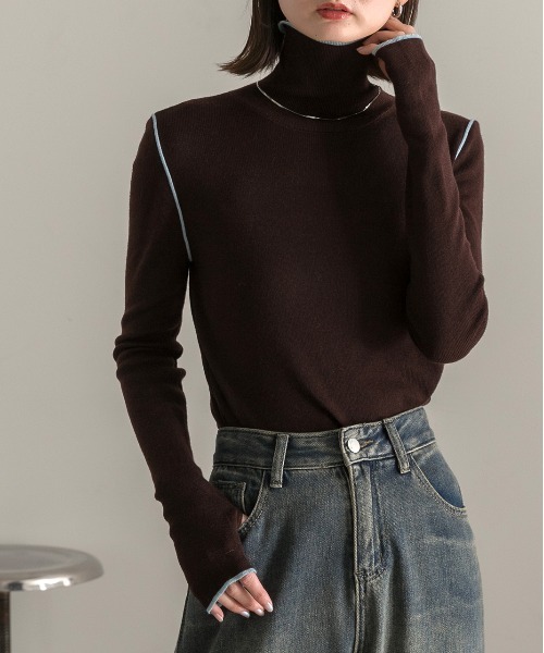 ad thie(アドティエ)の「サムホール付き 配色ラインタートルニット(ニット/セーター・レディース・ダークブラウン/オフホワイト/ピンク/ブラック・FREE)」の20枚目の写真