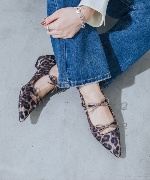 EVOL（イーボル）の「【軽量・柔らかい】ダブルリボンポインテッドパンプス IY5631（パンプス・レディース・ブラック/レオパード/アイボリー/シルバー/ピンク/ブラック系その他/ブラック×ブラック/グレー系その他/ピンク系その他/ベージュ/グレー系その他2/グレー/ライトピンク/ホワイト・25.0cm/24.5cm/24.0cm/23.5cm/23.0cm/22.5cm/22.0cm）」の19枚目の写真