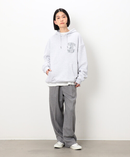 Purple&Yellow(パープルアンドイエロー)の「裏毛ロゴ刺繍パーカ(パーカー・メンズ・ブラック/ライトグレー・SMALL/MEDIUM/LARGE)」の5枚目の写真