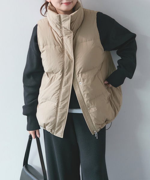 JOURNAL STANDARD（ジャーナルスタンダード）の「ナイロンタフタダウンベスト（ダウンベスト・レディース・ベージュ/ブラック・FREE）」の15枚目の写真