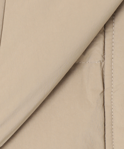 JOURNAL STANDARD（ジャーナルスタンダード）の「ナイロンタフタダウンベスト（ダウンベスト・レディース・ベージュ/ブラック・FREE）」の8枚目の写真