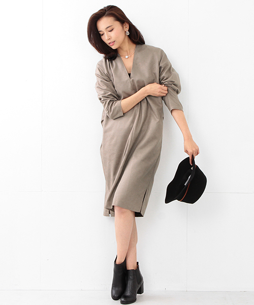 BEAMS LIGHTS Women's（ビームスライツ ウィメンズ）の「BEAMS LIGHTS / フェイクスエード Vネックワンピース（ワンピース・レディース・ベージュ/ブラウン/ダークグリーン・ONE SIZE）」の20枚目の写真