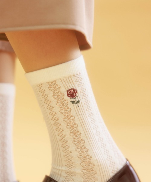 axes femme（アクシーズファム）の「ローズ刺繍透かしソックス（ソックス/靴下・レディース・キナリ/ブラック・FREE）」の3枚目の写真