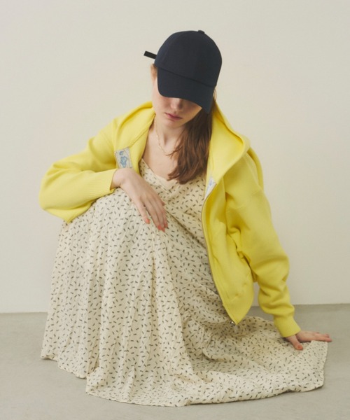 Unitage(ユニテージ)の「小花柄ティアードキャミワンピース(ワンピース・レディース・ブラック/アイボリー/レッド・FREE)」の6枚目の写真