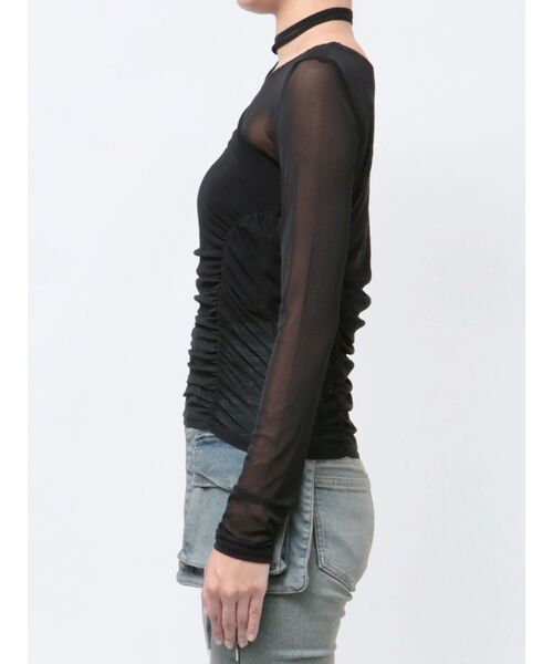 EMODA(エモダ)の「チョーカーリボンシアートップ(Tシャツ/カットソー・レディース・ブラック/ブルー/グリーン・FREE)」の4枚目の写真