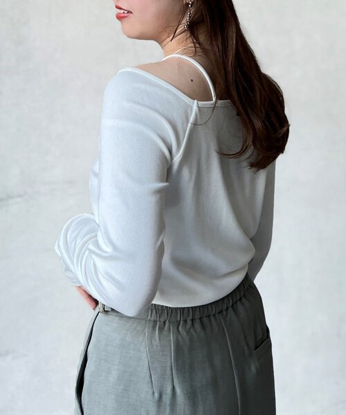 Chez toi(シェトワ)の「【ITAMI企画】アシメネックリブロンT(Tシャツ/カットソー・レディース・モカ/オフホワイト・FREE)」の5枚目の写真
