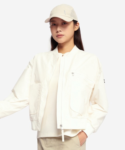 AIGLE（エーグル）の「SOLOTEX UVカット 撥水 ライトウェイト ショート丈MA-1ブルゾン（ブルゾン・レディース・ブラック/ライトブルー/ホワイト・36/38/40）」の19枚目の写真