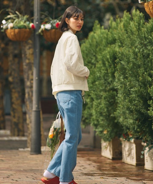 AIGLE（エーグル）の「SOLOTEX UVカット 撥水 ライトウェイト ショート丈MA-1ブルゾン（ブルゾン・レディース・ブラック/ライトブルー/ホワイト・36/38/40）」の5枚目の写真