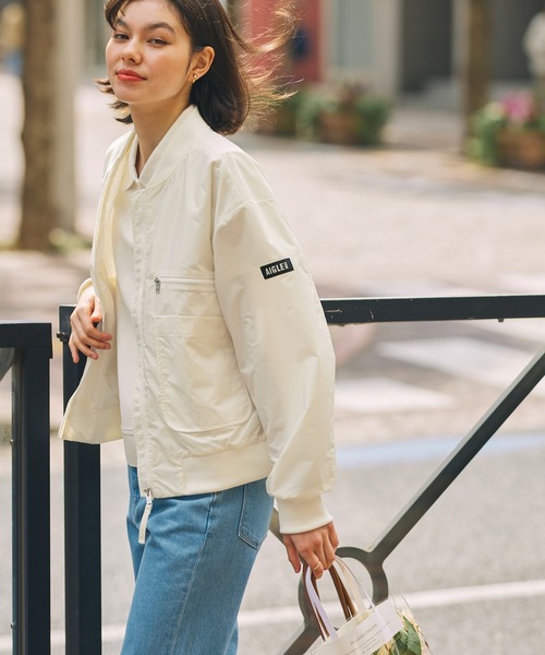 AIGLE（エーグル）の「SOLOTEX UVカット 撥水 ライトウェイト ショート丈MA-1ブルゾン（ブルゾン・レディース・ブラック/ライトブルー/ホワイト・36/38/40）」の6枚目の写真