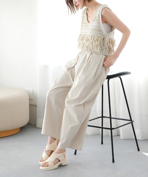 AmiAmi（アミアミ）の「柔らか！スクエアトゥ ゴムストラップ クロスベルト厚底サンダル（サンダル・レディース・イエロー/ブラック/アイボリー・36/37/38/39/40）」の18枚目の写真