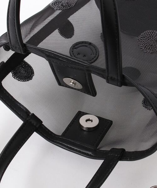 artemis by DIANA（アルテミスバイダイアナ）の「SMILEY ドットスパンコール刺繍　メッシュショルダーバッグ（ハンドバッグ・レディース・ブラック/ベージュ・FREE）」の4枚目の写真