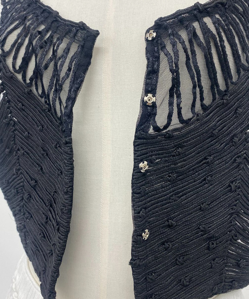 NOMINE(ノミネ)の「【WEB限定】ハンド刺繍ベスト(ベスト・レディース・ブラック・フリー)」の7枚目の写真