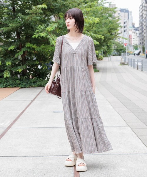 LAKOLE（ラコレ）の「楊柳ティアードワンピース / 326954（ワンピース・レディース・グリーン/ブラック/チャコールグレー/グレー系その他・FREE）」の16枚目の写真