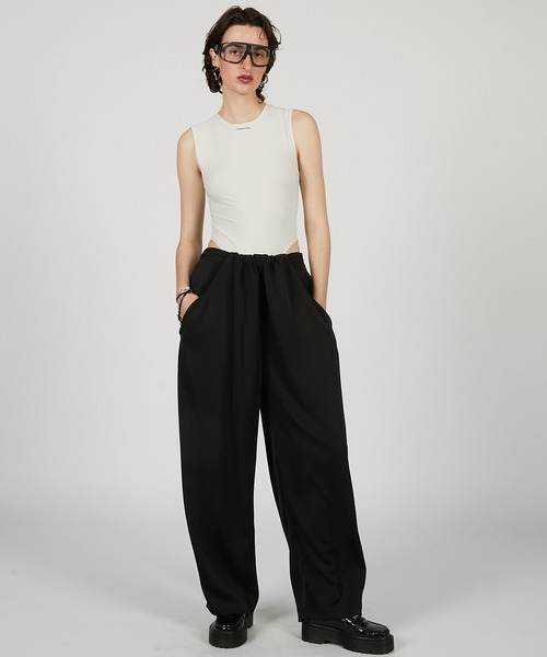 PRANK PROJECT（プランクプロジェクト）の「フロントギャザーイージーパンツ / Front Gathered Easy Pants（スラックス・レディース・グレー/ブラック/モカ・38/36）」の4枚目の写真