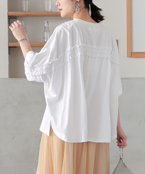 n'OrLABEL(ノアールレーベル)の「『バックフリルオーバーサイズカットソー』(Tシャツ/カットソー・レディース・オフホワイト/レッド/ネイビー/ブラック・FREE)」の2枚目の写真