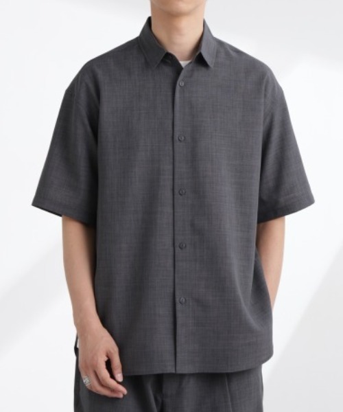 NANO universe(ナノユニバース)の「ライトウェイトドライシャツ 半袖(セットアップ可)(シャツ/ブラウス・メンズ・グレー/ライトグレー/ネイビー・S/M/L/XL)」の3枚目の写真