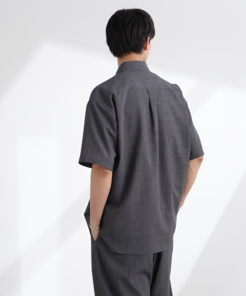 NANO universe(ナノユニバース)の「ライトウェイトドライシャツ 半袖(セットアップ可)(シャツ/ブラウス・メンズ・グレー/ライトグレー/ネイビー・S/M/L/XL)」の6枚目の写真