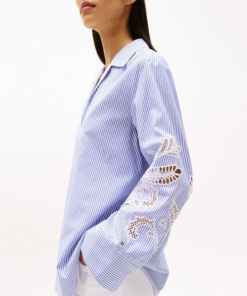 TOMMY HILFIGER（トミーヒルフィガー）の「ブロデリーアングレーズコットンシャツ（シャツ/ブラウス・レディース・ブルー・34inch/32inch）」の4枚目の写真