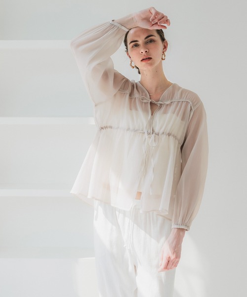 coca（coca）（コカ）の「シアーリボンギャザーブラウス（シャツ/ブラウス・レディース・チャコール/アイボリー/グレイッシュベージュ/グリーン・L/M）」の19枚目の写真