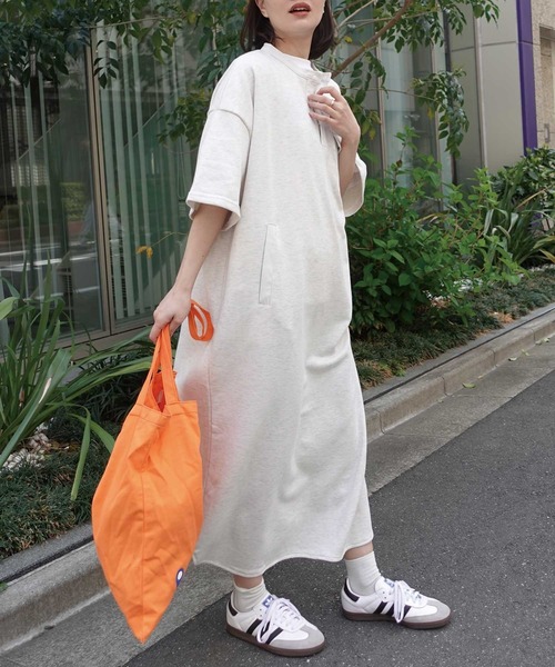 CORNERS(コーナーズ)の「スウェットヘンリーネックワンピース(ワンピース・レディース・オートミール/ネイビー/ブラック×カーキ/ベージュ系/ブラック・M/L)」の7枚目の写真