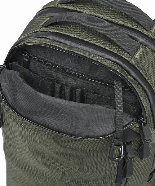 ace.(エース)の「ビジネスリュック ラグマスター2 A4サイズ収納 14inchPC収納 19L 17761(ビジネスバッグ・メンズ・カーキ/ブラック・FREE)」の6枚目の写真