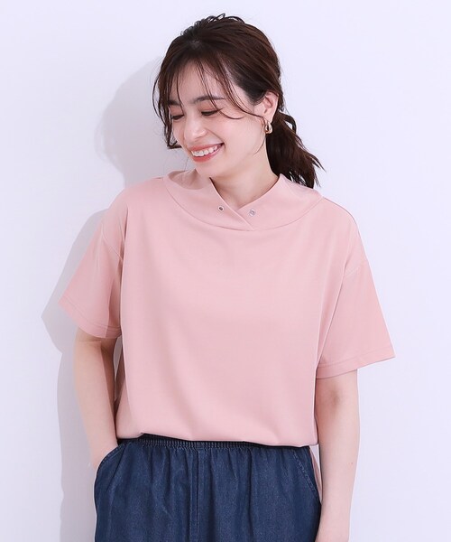 DRESKIP（ドレスキップ）の「【高レビュー/ひんやり/UV】アウトスタイルもサマになる さらさら抜け襟Tシャツ（Tシャツ/カットソー・レディース・ベージュ/ピンク系/チャコールグレー/ライトブルー・01/02/03/04）」の17枚目の写真