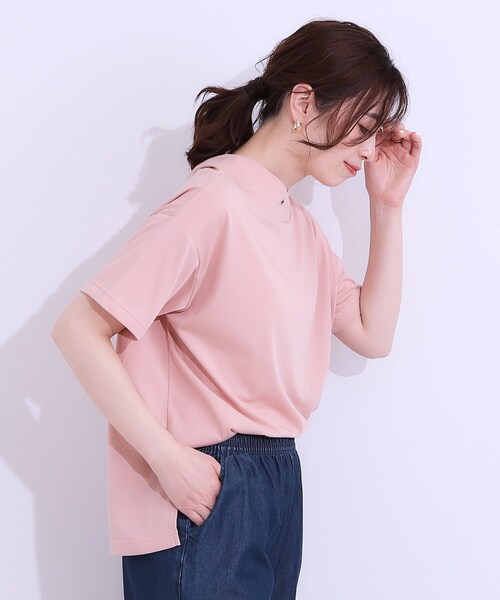 DRESKIP（ドレスキップ）の「【高レビュー/ひんやり/UV】アウトスタイルもサマになる さらさら抜け襟Tシャツ（Tシャツ/カットソー・レディース・ベージュ/ピンク系/チャコールグレー/ライトブルー・01/02/03/04）」の18枚目の写真