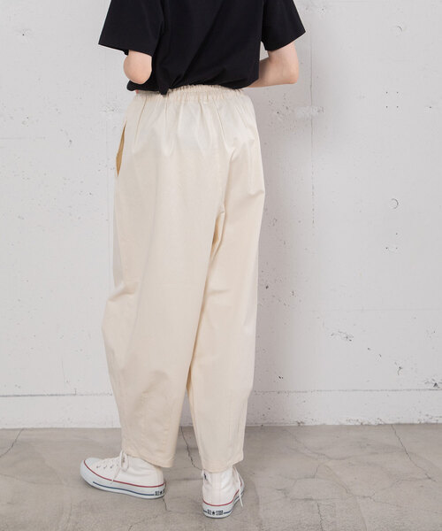 POU DOU DOU（プードゥドゥ）の「2タックカーブパンツ（その他パンツ・レディース・ブラック/キナリ/インディゴブルー・M）」の18枚目の写真