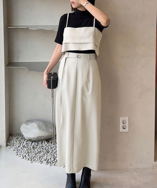 Girly Doll(ガーリードール)の「キャミソールビスチェとベルト付きスカートセットアップ(セットアップ・レディース・ネイビー/ベージュ・F)」の1枚目の写真