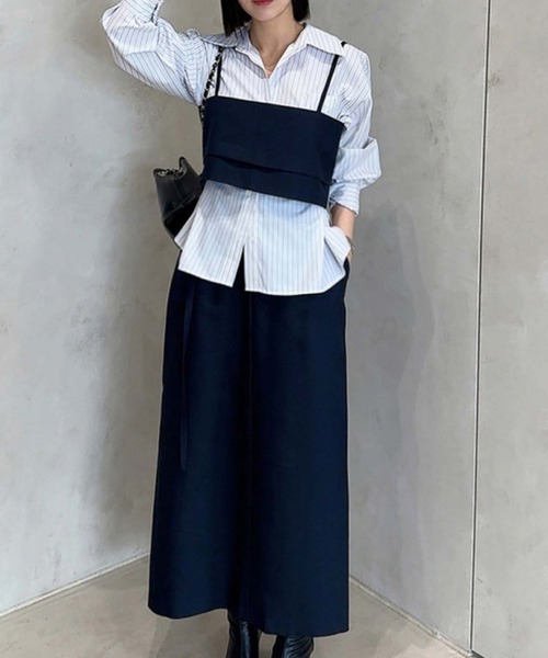 Girly Doll(ガーリードール)の「キャミソールビスチェとベルト付きスカートセットアップ(セットアップ・レディース・ネイビー/ベージュ・F)」の2枚目の写真