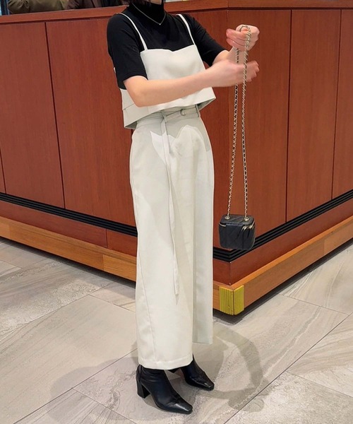 Girly Doll(ガーリードール)の「キャミソールビスチェとベルト付きスカートセットアップ(セットアップ・レディース・ネイビー/ベージュ・F)」の7枚目の写真