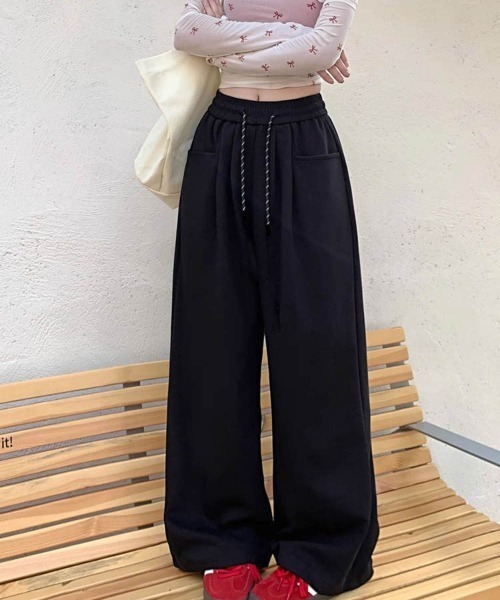 Miniministore(ミニミニストア)の「ワイドシルエットシンプルスウェットパンツ(スウェットパンツ・レディース・ネイビー/オフホワイト/ブラック/グレー・S/L/XL/M)」の1枚目の写真