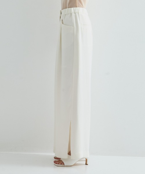 STUDIOUS（ステュディオス）の「【STUDIOUS/ステュディオス】BACK SATIN SIDE SLIT PANTS/バックサテンサイドスリットパンツ（その他パンツ・レディース・ブラック/ホワイト・1/2）」の13枚目の写真