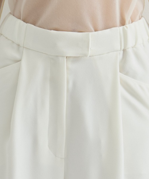 STUDIOUS（ステュディオス）の「【STUDIOUS/ステュディオス】BACK SATIN SIDE SLIT PANTS/バックサテンサイドスリットパンツ（その他パンツ・レディース・ブラック/ホワイト・1/2）」の11枚目の写真