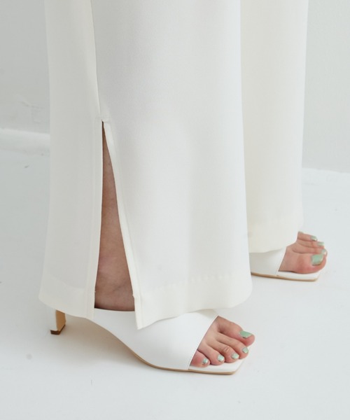 STUDIOUS（ステュディオス）の「【STUDIOUS/ステュディオス】BACK SATIN SIDE SLIT PANTS/バックサテンサイドスリットパンツ（その他パンツ・レディース・ブラック/ホワイト・1/2）」の7枚目の写真
