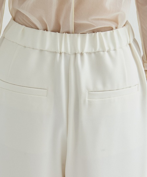 STUDIOUS（ステュディオス）の「【STUDIOUS/ステュディオス】BACK SATIN SIDE SLIT PANTS/バックサテンサイドスリットパンツ（その他パンツ・レディース・ブラック/ホワイト・1/2）」の8枚目の写真