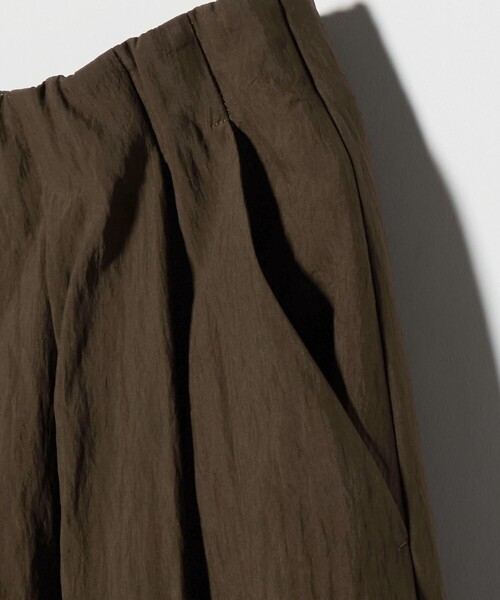 BEAUTY&YOUTH UNITED ARROWS（ビューティーアンドユースユナイテッドアローズ）の「ギャザーフレア ロングスカート（スカート・レディース・ホワイト/ネイビー/ダークブラウン・S/M）」の18枚目の写真