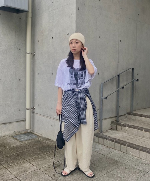ISOOK(アイスー)の「サイドスリットフォトプリントT(kiharu select) / グラフィック フォトデザイン プリントT クルーネック 半袖 オーバーサイズ ビックシルエット オーバーTシャツ メンズライク モード モノトーン モノクロ ホワイト 白 グレー(Tシャツ/カットソー・レディース・グレー/ホワイト・FREE)」の21枚目の写真