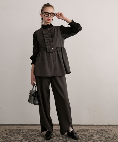 BONLECILL noir（ボンルシールノワール）の「【BONLECILL noir】ペプラムフリルジレ＆アシメスリットスラックス（パンツドレス・レディース・ネイビー/チャコールグレー/ブラック・L/M）」の21枚目の写真