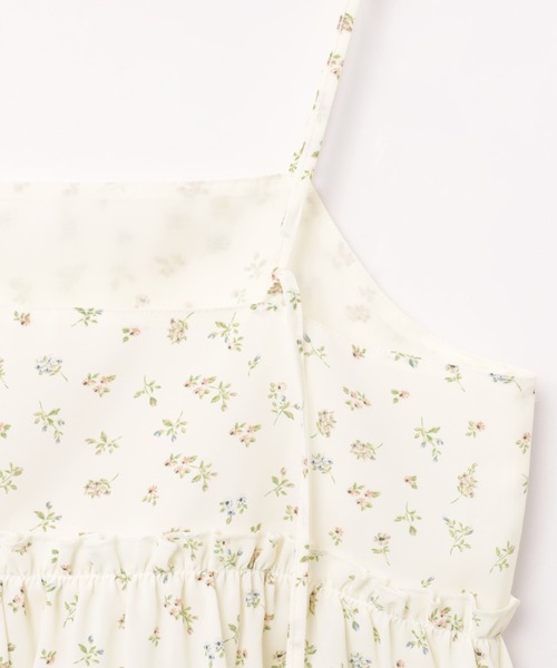 Freesia by andme(フリージアバイアンドミー)の「小花柄ペプラムキャミソールトップス(キャミソール・レディース・オフホワイト/ブラック・M)」の17枚目の写真