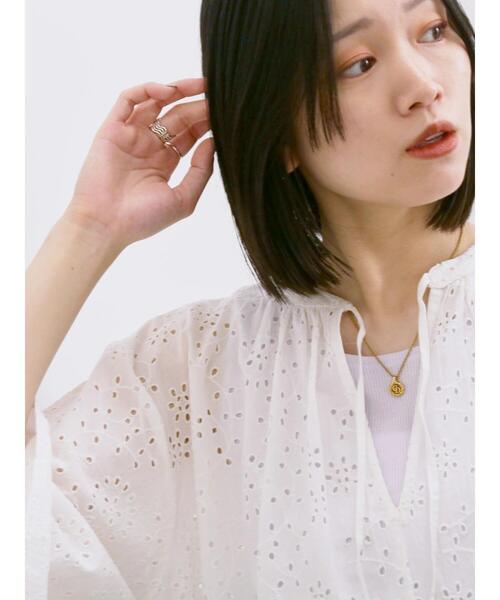 Samansa Mos2 blue（サマンサモスモスブルー）の「【Made in India】タッセル付ギャザーレースブラウス（シャツ/ブラウス・レディース・オフホワイト/パープル/ブラック・F）」の6枚目の写真