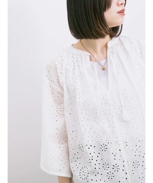 Samansa Mos2 blue（サマンサモスモスブルー）の「【Made in India】タッセル付ギャザーレースブラウス（シャツ/ブラウス・レディース・オフホワイト/パープル/ブラック・F）」の7枚目の写真