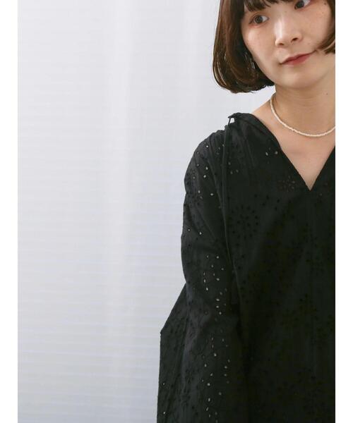 Samansa Mos2 blue（サマンサモスモスブルー）の「【Made in India】タッセル付ギャザーレースブラウス（シャツ/ブラウス・レディース・オフホワイト/パープル/ブラック・F）」の16枚目の写真