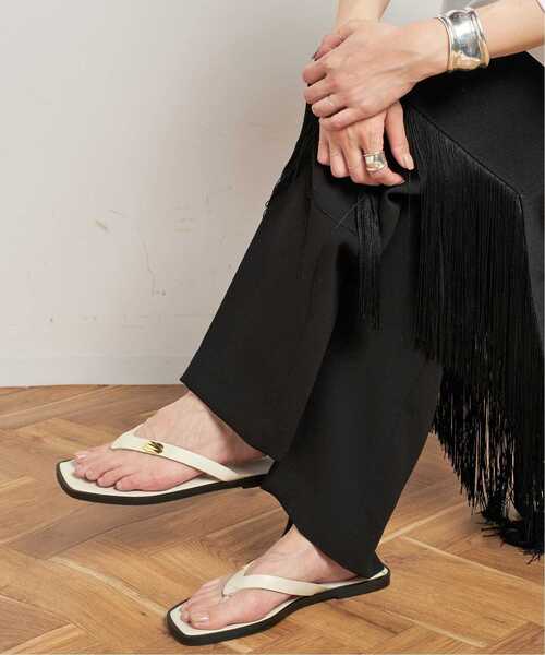 CAMINANDO（カミナンド）の「*【CAMINANDO/カミナンド】THONG FLAT SANDALS（サンダル・レディース・ブラック/アイボリー・35/36/37/38）」の9枚目の写真