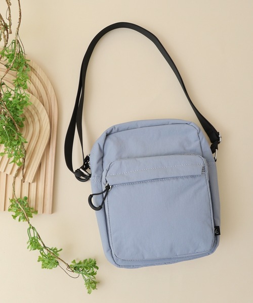 Legato Largo(レガートラルゴ)の「Legato Largo マニッシュウォッシュショルダーバッグ(ショルダーバッグ・メンズ・ブラック/アイボリー/グレイッシュベージュ/グレイッシュブルー・FREE)」の4枚目の写真