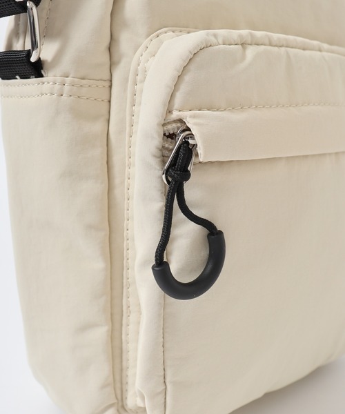 Legato Largo(レガートラルゴ)の「Legato Largo マニッシュウォッシュショルダーバッグ(ショルダーバッグ・メンズ・ブラック/アイボリー/グレイッシュベージュ/グレイッシュブルー・FREE)」の10枚目の写真