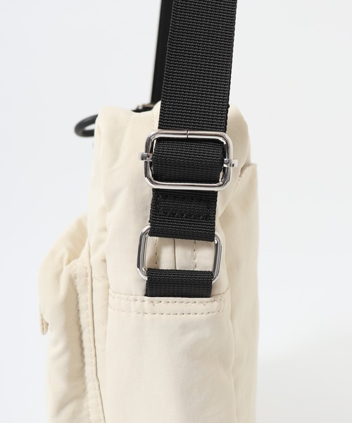 Legato Largo(レガートラルゴ)の「Legato Largo マニッシュウォッシュショルダーバッグ(ショルダーバッグ・メンズ・ブラック/アイボリー/グレイッシュベージュ/グレイッシュブルー・FREE)」の12枚目の写真