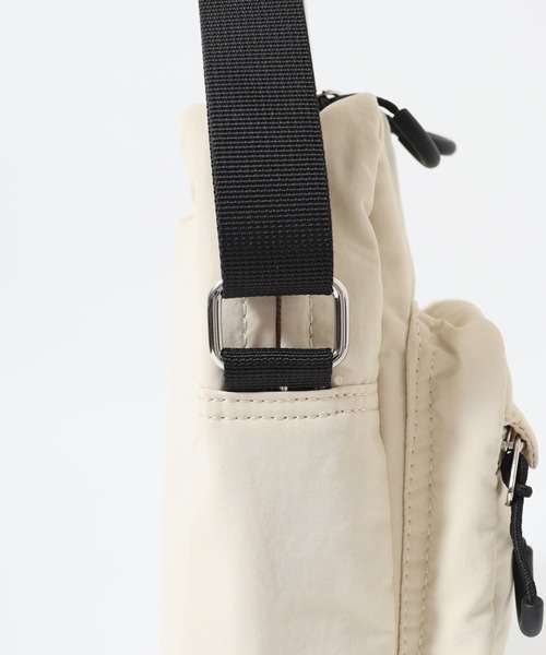 Legato Largo(レガートラルゴ)の「Legato Largo マニッシュウォッシュショルダーバッグ(ショルダーバッグ・メンズ・ブラック/アイボリー/グレイッシュベージュ/グレイッシュブルー・FREE)」の13枚目の写真
